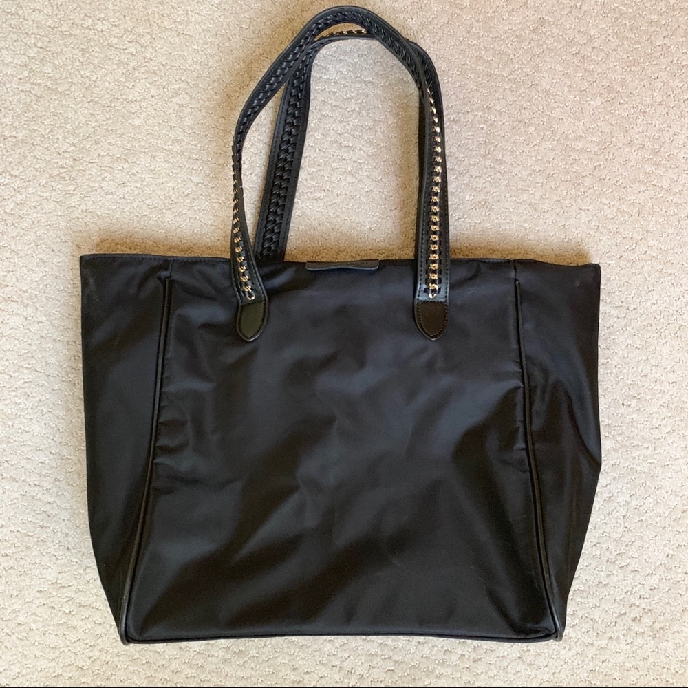 Lightweight nylon tote